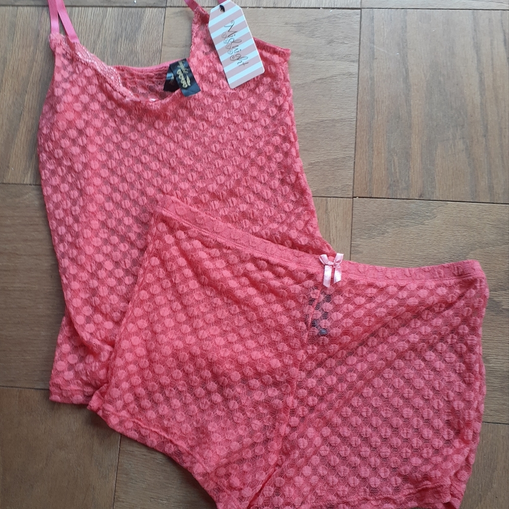 Pink Lace lingerie w/matching shorts